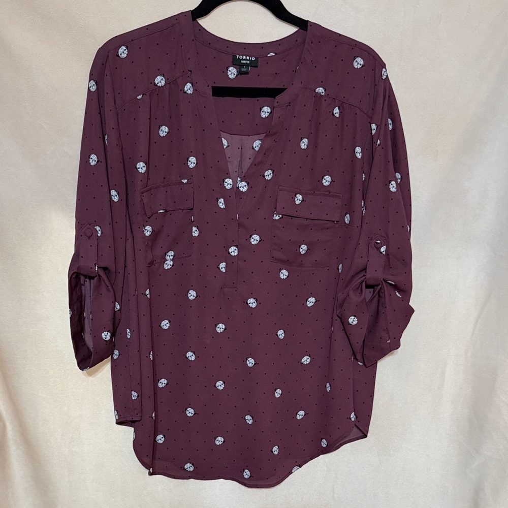 torrid Plum Pug Print Split-Neck Blouse NWOT